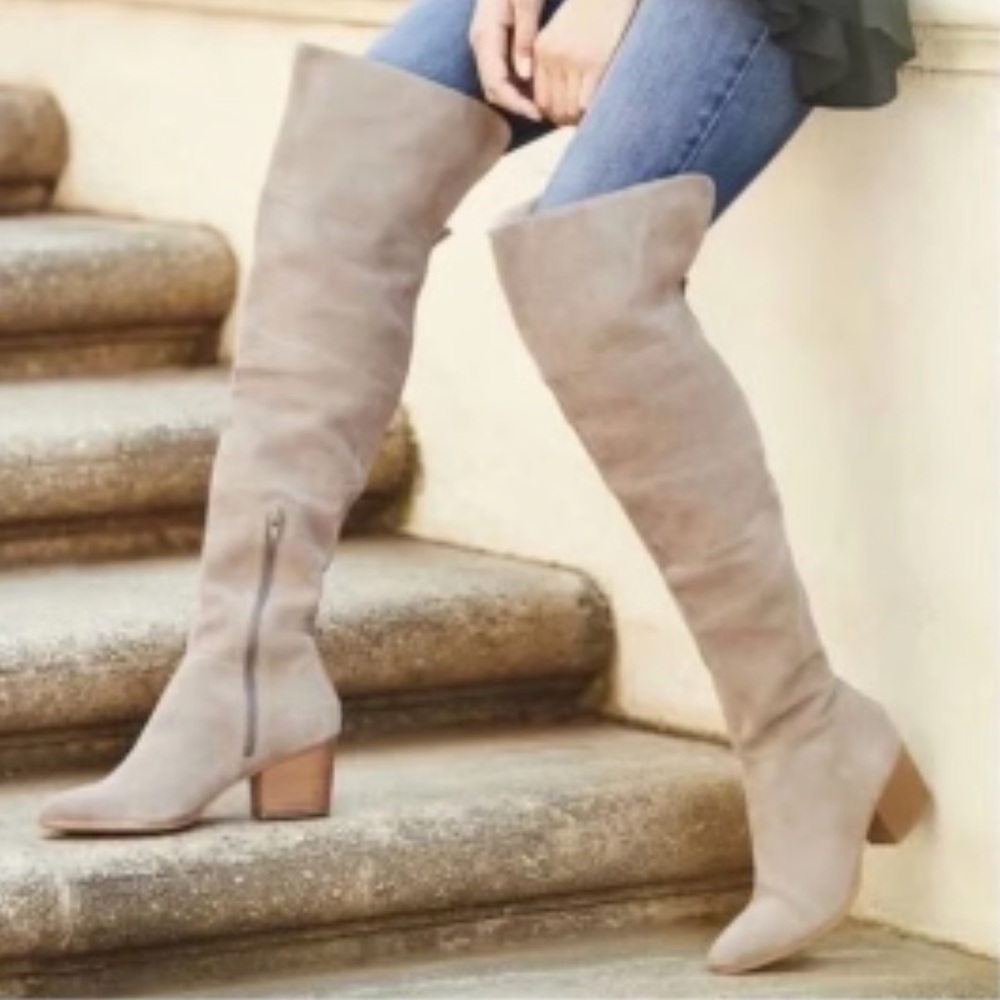 NWT! Francesca's Women’s Taupe Faux Suede Over The Knee Boots w/Stud Accents 8M.